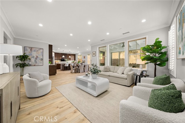 Detail Gallery Image 4 of 47 For 55 Parkdale, Irvine,  CA 92620 - 4 Beds | 4 Baths