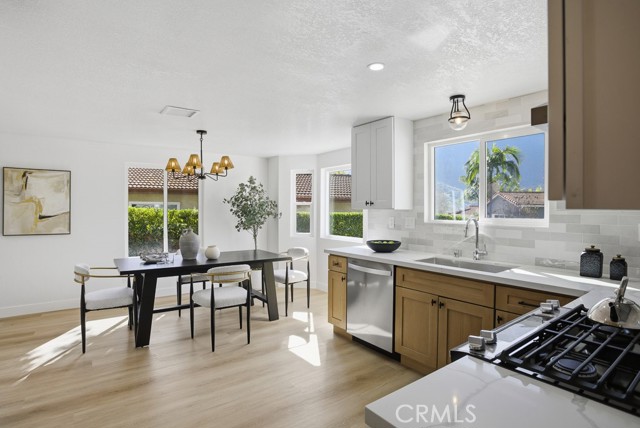 Detail Gallery Image 11 of 52 For 1069 Belleza St, Camarillo,  CA 93012 - 2 Beds | 2 Baths