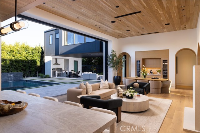 Detail Gallery Image 10 of 48 For 2100 Windward Ln, Newport Beach,  CA 92660 - 5 Beds | 5/3 Baths