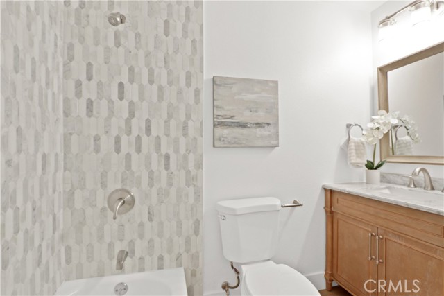 Detail Gallery Image 15 of 24 For 3800 Virginia Rd, Los Angeles,  CA 90008 - 3 Beds | 2/1 Baths