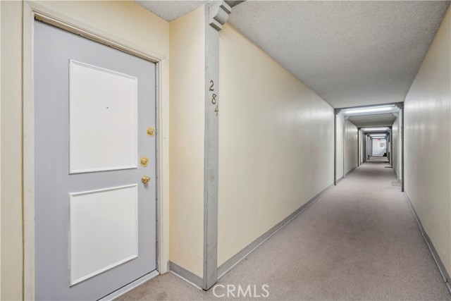 Detail Gallery Image 2 of 29 For 23515 Lyons Ave #284,  Valencia,  CA 91355 - 2 Beds | 2 Baths