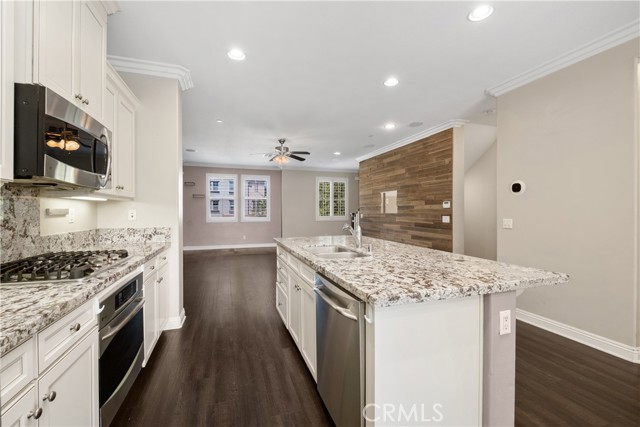 12 Ibiza, Rancho Santa Margarita CA: https://media.crmls.org/medias/97906e18-df1d-4a8c-9e08-dbc43d6a8d72.jpg
