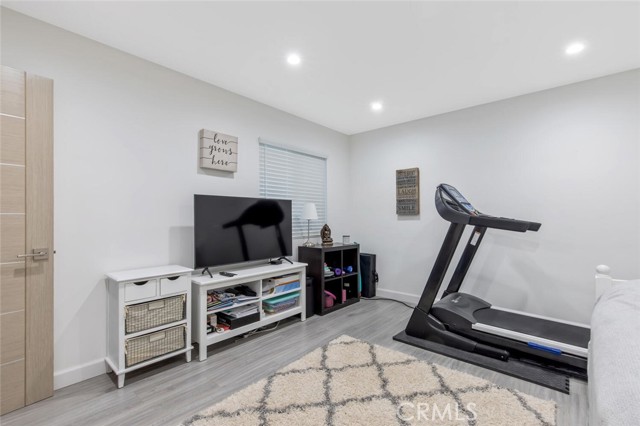 22444 Venido Road, Woodland Hills CA: https://media.crmls.org/medias/9790b660-9b9b-4a71-9856-3deb84e9b328.jpg