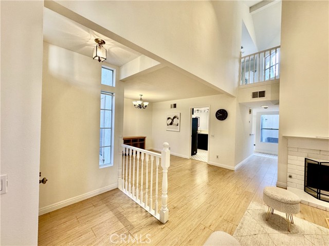 Detail Gallery Image 5 of 26 For 19 Dartmouth, Irvine,  CA 92612 - 2 Beds | 2/1 Baths