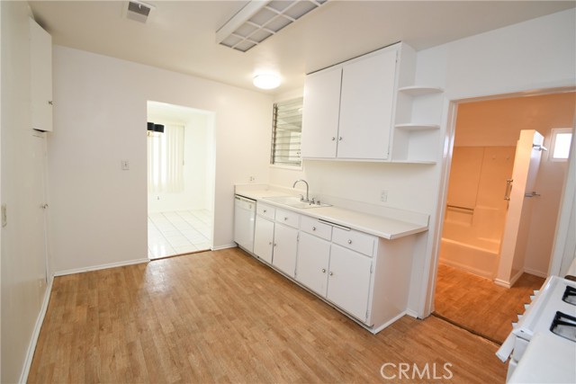 Detail Gallery Image 13 of 22 For 4505 Lennox, Lennox,  CA 90304 - 2 Beds | 1 Baths