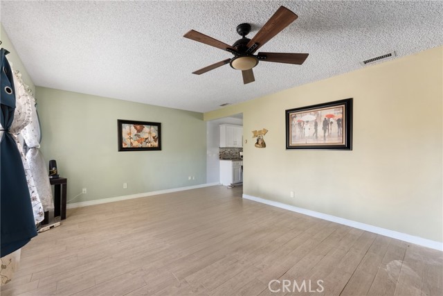 Detail Gallery Image 9 of 23 For 8798 Glencoe Dr, Riverside,  CA 92503 - 4 Beds | 2 Baths