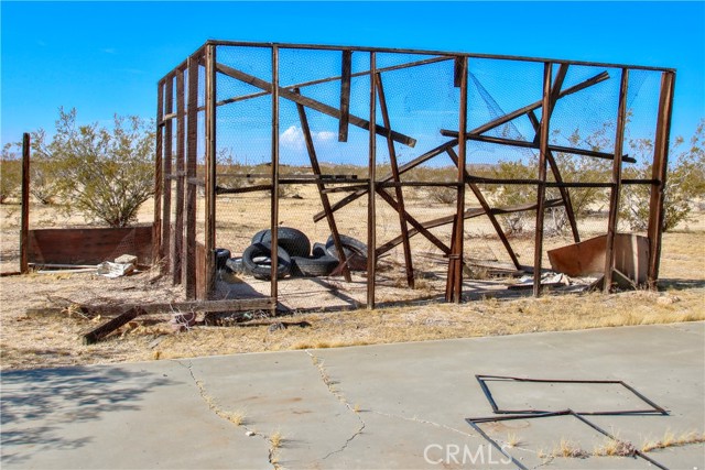 Detail Gallery Image 9 of 45 For 62105 Moon Dr, Joshua Tree,  CA 92252 - 1 Beds | 2 Baths