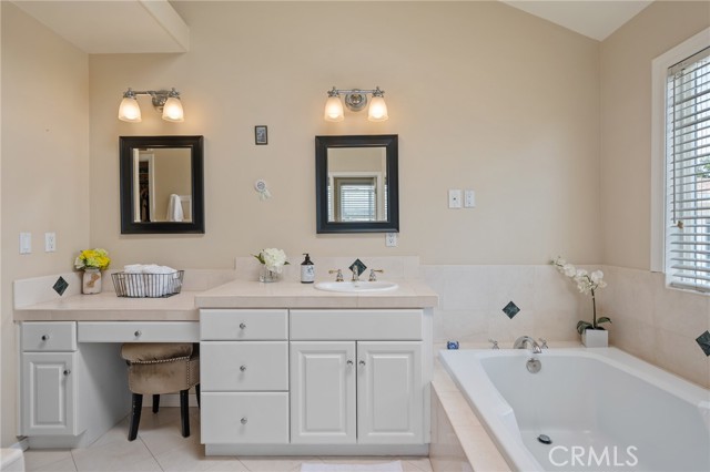 2226 Nelson Avenue, Redondo Beach, California 90278, 4 Bedrooms Bedrooms, ,2 BathroomsBathrooms,Residential,Sold,Nelson,SB22119985