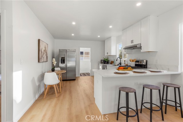 Detail Gallery Image 4 of 25 For 1330 E 56th, Long Beach,  CA 90805 - 2 Beds | 1 Baths