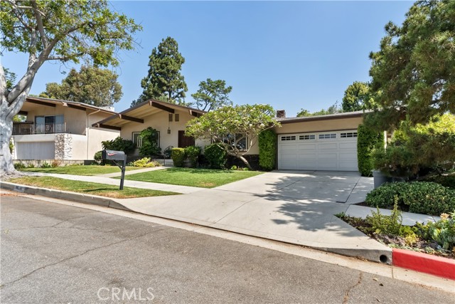636 S Camino Cerrado, South Pasadena CA: https://media.crmls.org/medias/97945281-097a-45a0-8ad0-dadfb9a07bb0.jpg