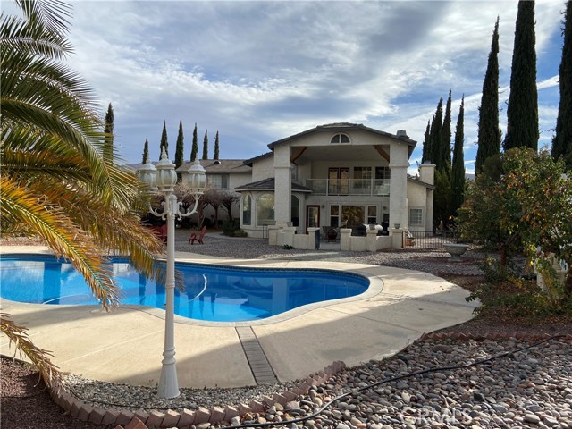 Detail Gallery Image 3 of 32 For 7614 Calpella Ave, Hesperia,  CA 92345 - 4 Beds | 3 Baths