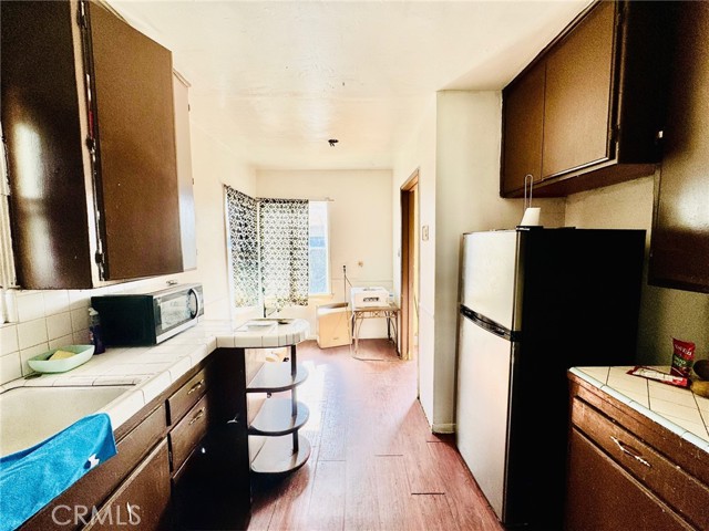 Detail Gallery Image 8 of 12 For 1807 Shamrock, Bakersfield,  CA 93304 - 3 Beds | 1 Baths