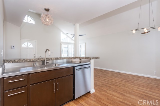 Detail Gallery Image 8 of 24 For 74 Remington, Irvine,  CA 92620 - 2 Beds | 2 Baths