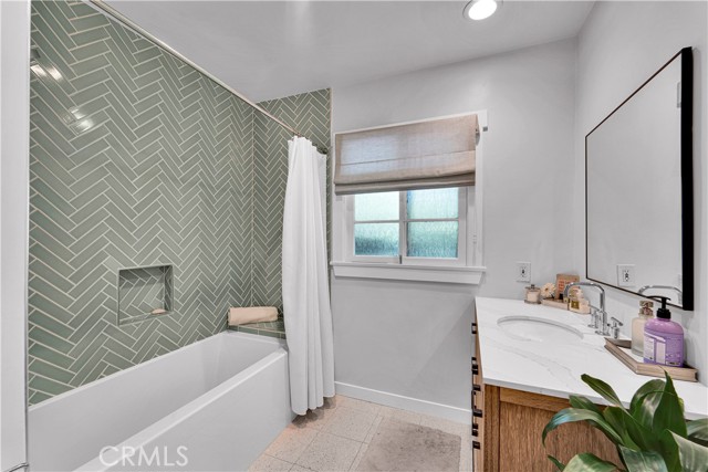 Detail Gallery Image 36 of 59 For 18090 Karen Dr, Encino,  CA 91316 - 4 Beds | 2/1 Baths
