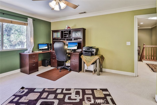 Detail Gallery Image 37 of 61 For 13910 Mountain View Pl, Sylmar,  CA 91342 - 5 Beds | 3 Baths