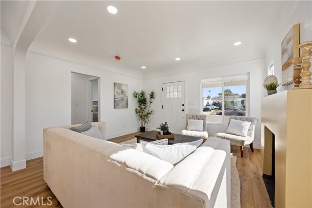 Detail Gallery Image 10 of 21 For 627 W 111th Pl, Los Angeles,  CA 90044 - 3 Beds | 2 Baths