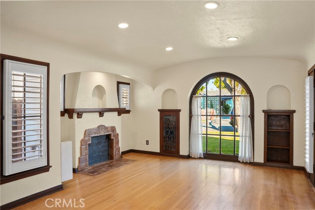 Detail Gallery Image 8 of 26 For 8465 San Carlos Ave, South Gate,  CA 90280 - 2 Beds | 1 Baths