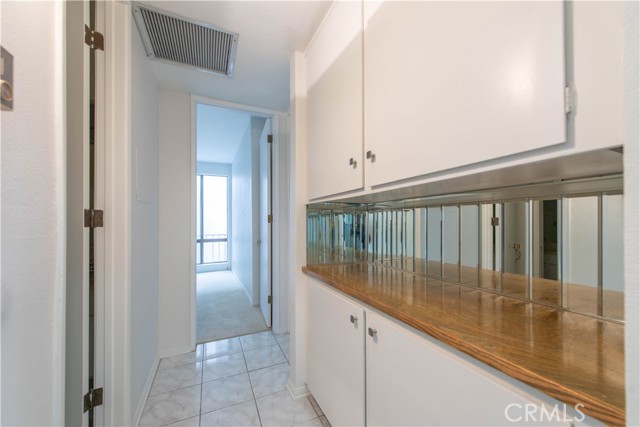 Detail Gallery Image 19 of 26 For 5340 Yarmouth #205,  Encino,  CA 91316 - 2 Beds | 2 Baths