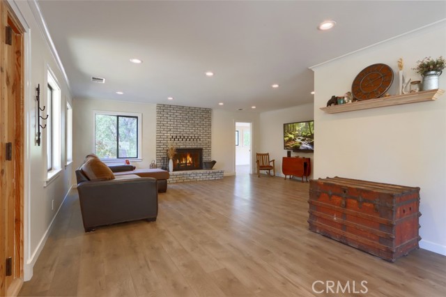 Detail Gallery Image 4 of 49 For 3318 Triangle Rd, Mariposa,  CA 95338 - 3 Beds | 2 Baths