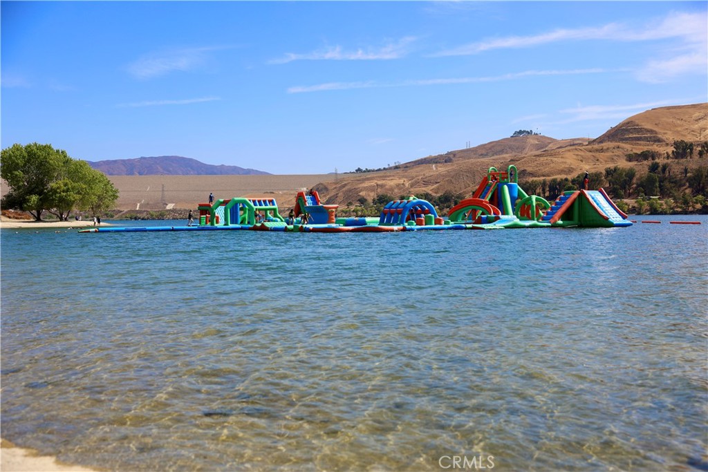 https://media.crmls.org/medias/97987f8b-8387-4971-a3fb-a4815496b089.jpg?preset=X-Large