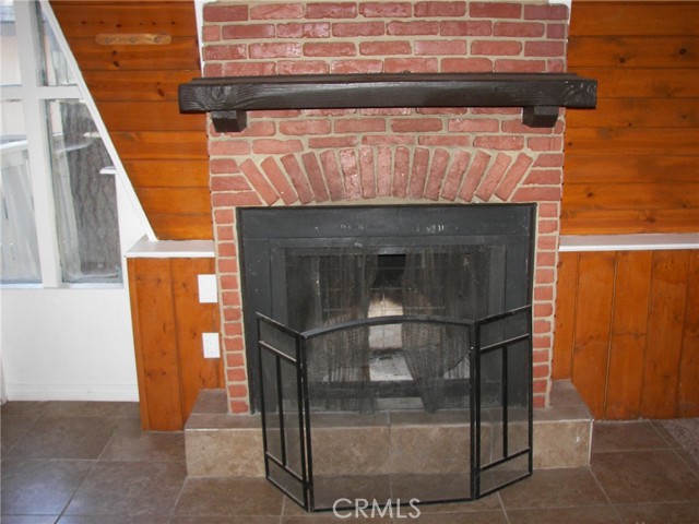 24798 Bernard Drive, Crestline CA: https://media.crmls.org/medias/9798fc15-e45a-40ef-8799-d22ad974b03b.jpg