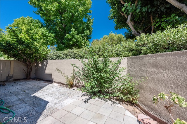 385 Stanford Court, Irvine CA: https://media.crmls.org/medias/979a8288-9fef-4b55-b5d9-99f3c885fcda.jpg