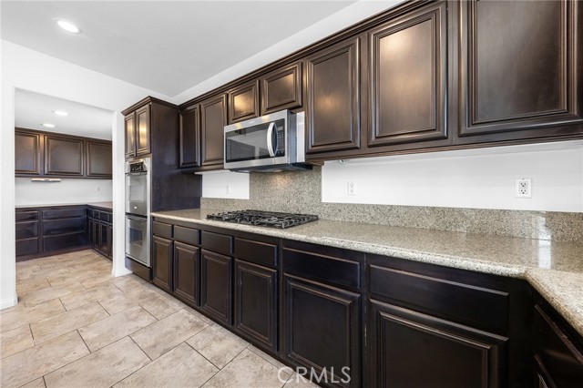 14261 Settlers Ridge Court, Eastvale CA: https://media.crmls.org/medias/979abebf-b4a1-4861-a72f-95aa799ce783.jpg