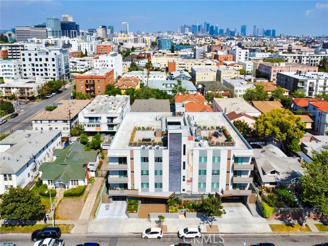 820 S Wilton Place, Los Angeles CA: https://media.crmls.org/medias/979b46e2-bf20-40e7-908f-33ddea1e98ac.jpg