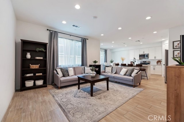 Detail Gallery Image 6 of 44 For 24134 Ardell Ct, Corona,  CA 92883 - 3 Beds | 2/1 Baths