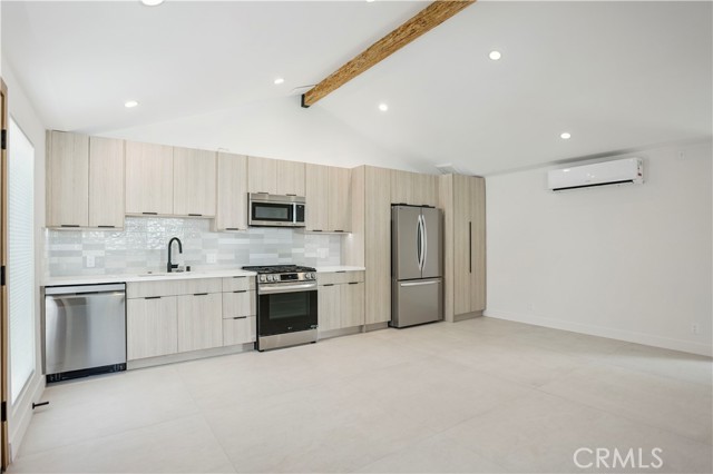 13218 Otsego Street, Sherman Oaks CA: https://media.crmls.org/medias/979fa754-d4b8-496e-8cc1-88dd99a1189b.jpg