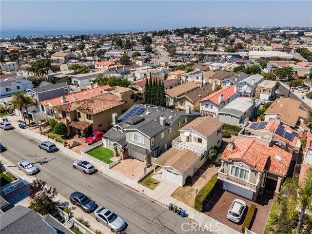 1257 10th Street, Hermosa Beach, California 90254, 3 Bedrooms Bedrooms, ,1 BathroomBathrooms,Residential,Sold,10th,PV21201232