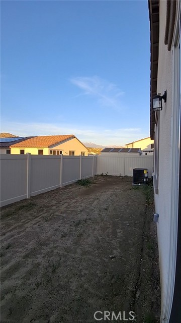 Detail Gallery Image 5 of 8 For 266 Planter Ct, Hemet,  CA 92543 - 4 Beds | 3 Baths