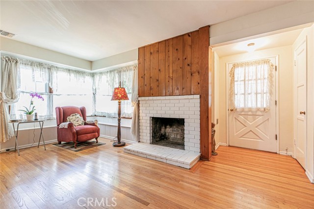 Detail Gallery Image 6 of 45 For 14719 Wyandotte St, Van Nuys,  CA 91405 - 2 Beds | 1/1 Baths