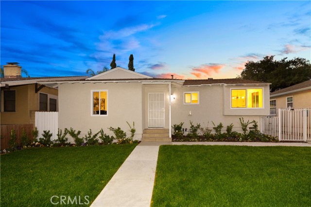 Detail Gallery Image 3 of 71 For 415 E Walnut, Monrovia,  CA 91016 - 6 Beds | 2 Baths