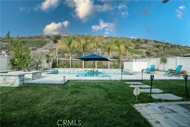 Detail Gallery Image 10 of 32 For 28604 Foothill, Saugus,  CA 91350 - 4 Beds | 3 Baths