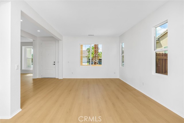 Detail Gallery Image 5 of 52 For 27340 Willow Leaf Rd, Moreno Valley,  CA 92555 - 5 Beds | 4/1 Baths