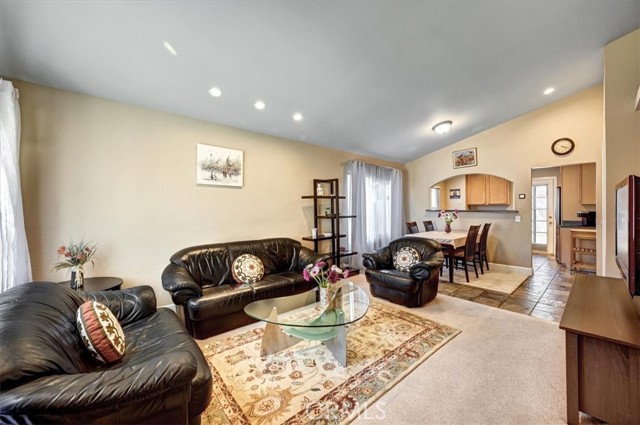 2272 Oakdale Circle photo 2
