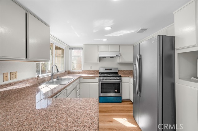 Detail Gallery Image 9 of 18 For 825 E Newmark Ave a,  Monterey Park,  CA 91755 - 4 Beds | 3 Baths