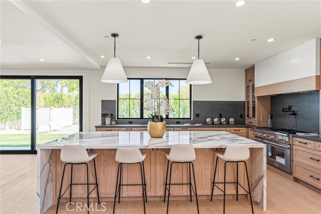 Detail Gallery Image 10 of 51 For 5258 Lemona Ave, Sherman Oaks,  CA 91411 - 4 Beds | 5 Baths