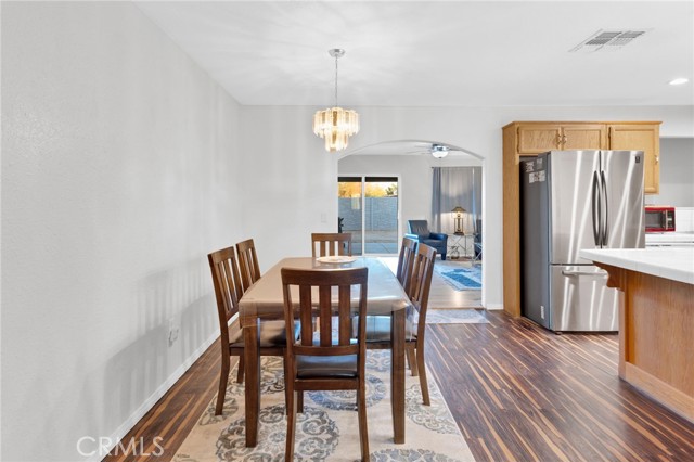 Detail Gallery Image 6 of 47 For 12887 Sholic, Apple Valley,  CA 92308 - 3 Beds | 2/1 Baths