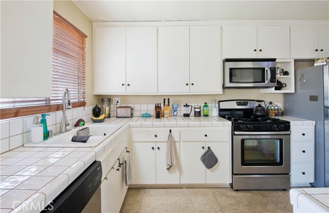 Detail Gallery Image 4 of 25 For 4252 Fair Ave #2,  North Hollywood,  CA 91602 - 2 Beds | 2 Baths