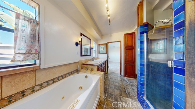 Detail Gallery Image 14 of 23 For 31955 10th Ave, Laguna Beach,  CA 92651 - 3 Beds | 2 Baths