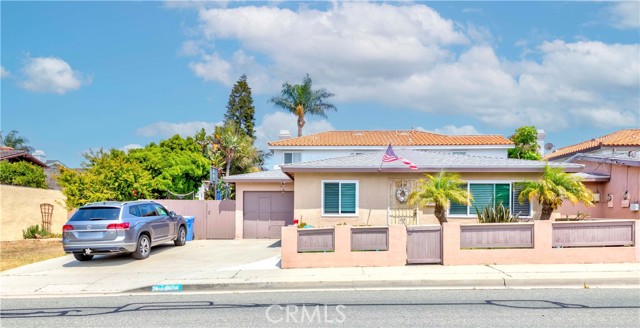 Detail Gallery Image 4 of 8 For 1901 Morgan Ln, Redondo Beach,  CA 90278 - – Beds | – Baths