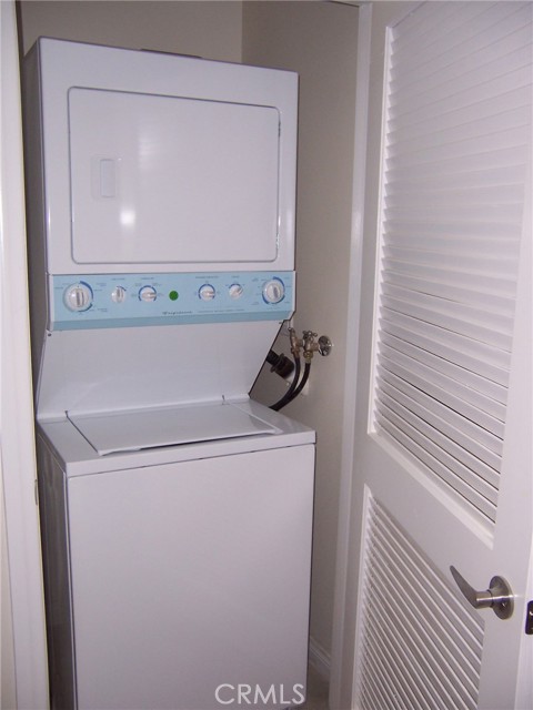 Detail Gallery Image 4 of 9 For 4438 Vista Del Monte Ave #102,  Sherman Oaks,  CA 91403 - 2 Beds | 2 Baths
