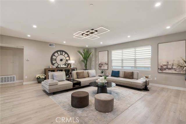 Front Image Thumbnail for CRPW26076569