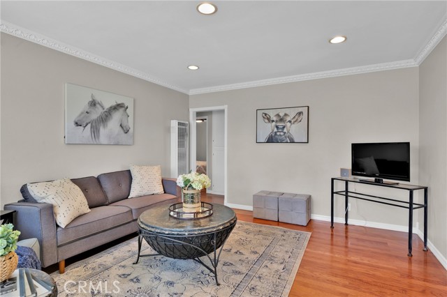 Detail Gallery Image 6 of 28 For 6107 Del Amo Bld, Lakewood,  CA 90713 - 4 Beds | 3 Baths