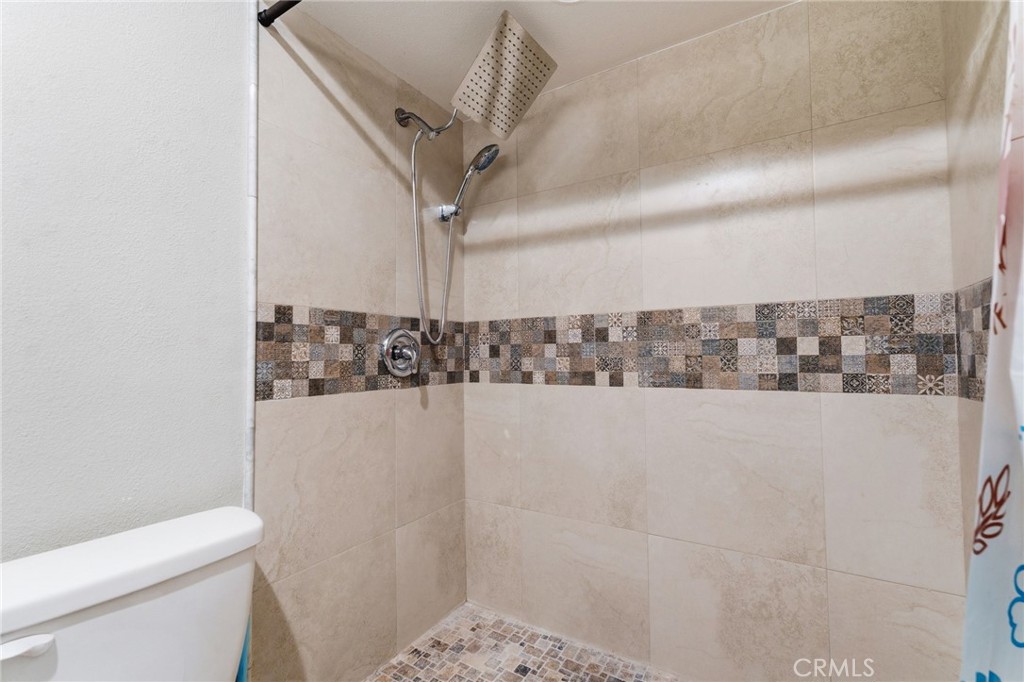 https://media.crmls.org/medias/97a8e6c2-705d-4ab9-8d1d-8de106adc357.jpg?preset=X-Large