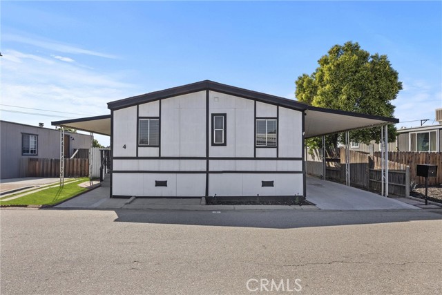 Detail Gallery Image 2 of 40 For 4 Dogwood Ln, Bakersfield,  CA 93308 - 3 Beds | 2 Baths