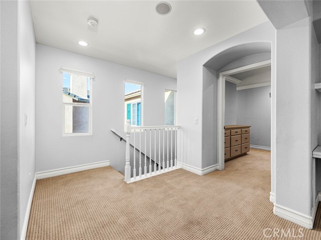 28911 Mirada Circulo, Valencia CA: https://media.crmls.org/medias/97a95149-e4cf-4c07-b3d9-8957f199259d.jpg