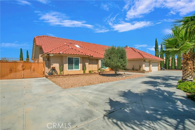 12450 Indian River Drive, Apple Valley CA: https://media.crmls.org/medias/97a9a88e-d547-47db-b0c3-e671986e0447.jpg